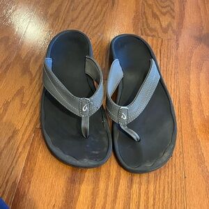 OluKai Black and Gray Women's Sandals